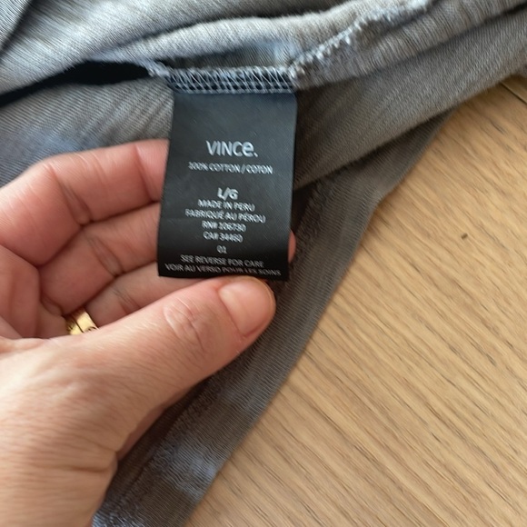 Vince | 3 button polo shirt | light grey | size large - Picture 6 of 7